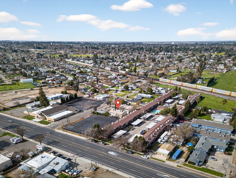 1976 Edwards Ave, Merced, CA à vendre - Photo du bâtiment - Image 2 de 17
