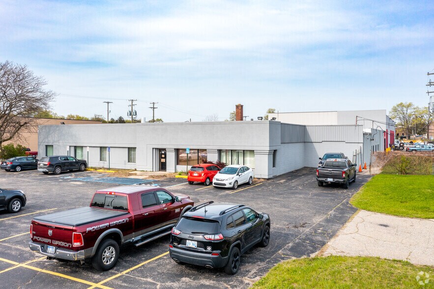 12801 Newburgh Rd, Livonia, MI à louer - Photo principale - Image 1 de 5