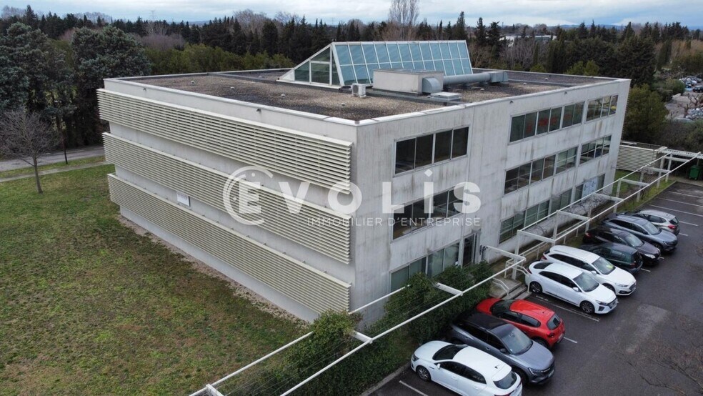 Office in Avignon for lease - Building Photo - Image 2 of 10