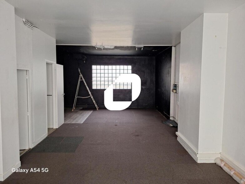 Office in Boulogne-Billancourt for lease - Interior Photo - Image 3 of 4