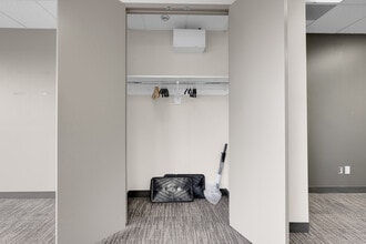 700 Dorval Dr, Oakville, ON for lease Interior Photo- Image 2 of 15