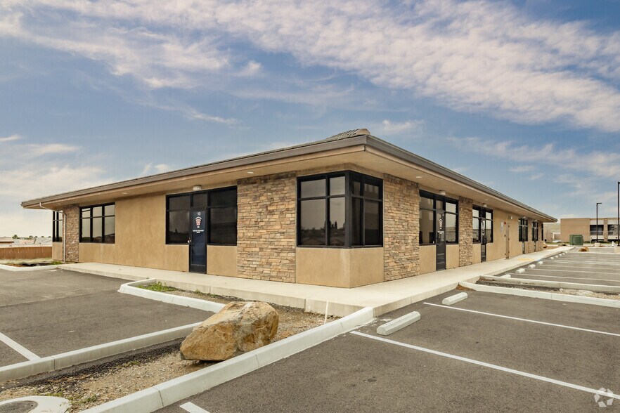 4640 Golden Foothill Pky, El Dorado Hills, CA à louer - Photo du bâtiment - Image 3 de 5