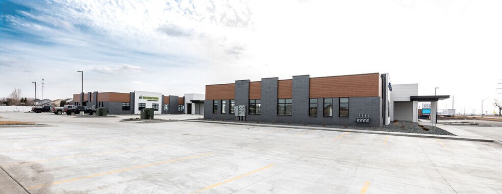 4303-4399 S Columbia Rd, Grand Forks, ND à vendre - Photo du bâtiment - Image 1 de 25