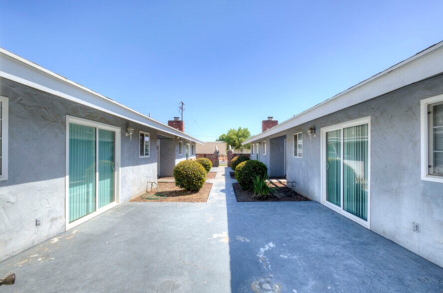3357-3365 E Fairmont Ave, Fresno, CA à vendre - Photo du bâtiment - Image 3 de 22