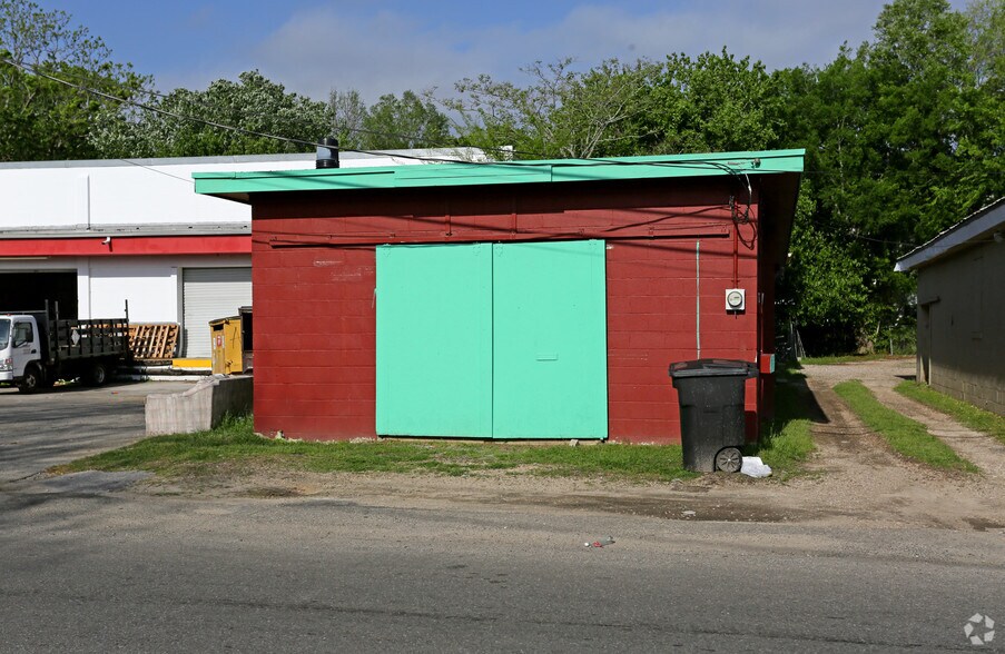 818 Eppes Dr, Tallahassee, FL à vendre - Photo du bâtiment - Image 2 de 2