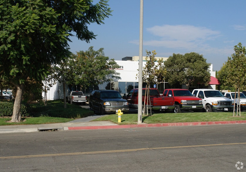 3311 Shelby St, Ontario, CA à vendre - Photo du bâtiment - Image 2 de 3