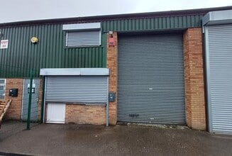 Grovebury Rd, Leighton Buzzard for lease Building Photo- Image 1 of 3