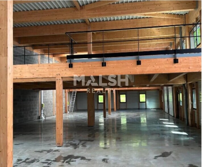 Flex in Tarare for lease - Interior Photo - Image 3 of 17