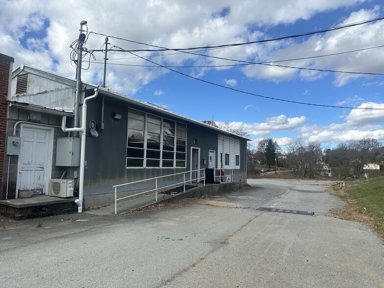 510 Church Street St, Christiansburg, VA for lease - Building Photo - Image 2 of 6