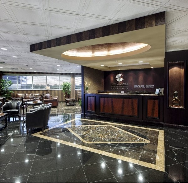 1135 W University Dr, Rochester Hills, MI à louer - Hall d’entrée - Image 3 de 10