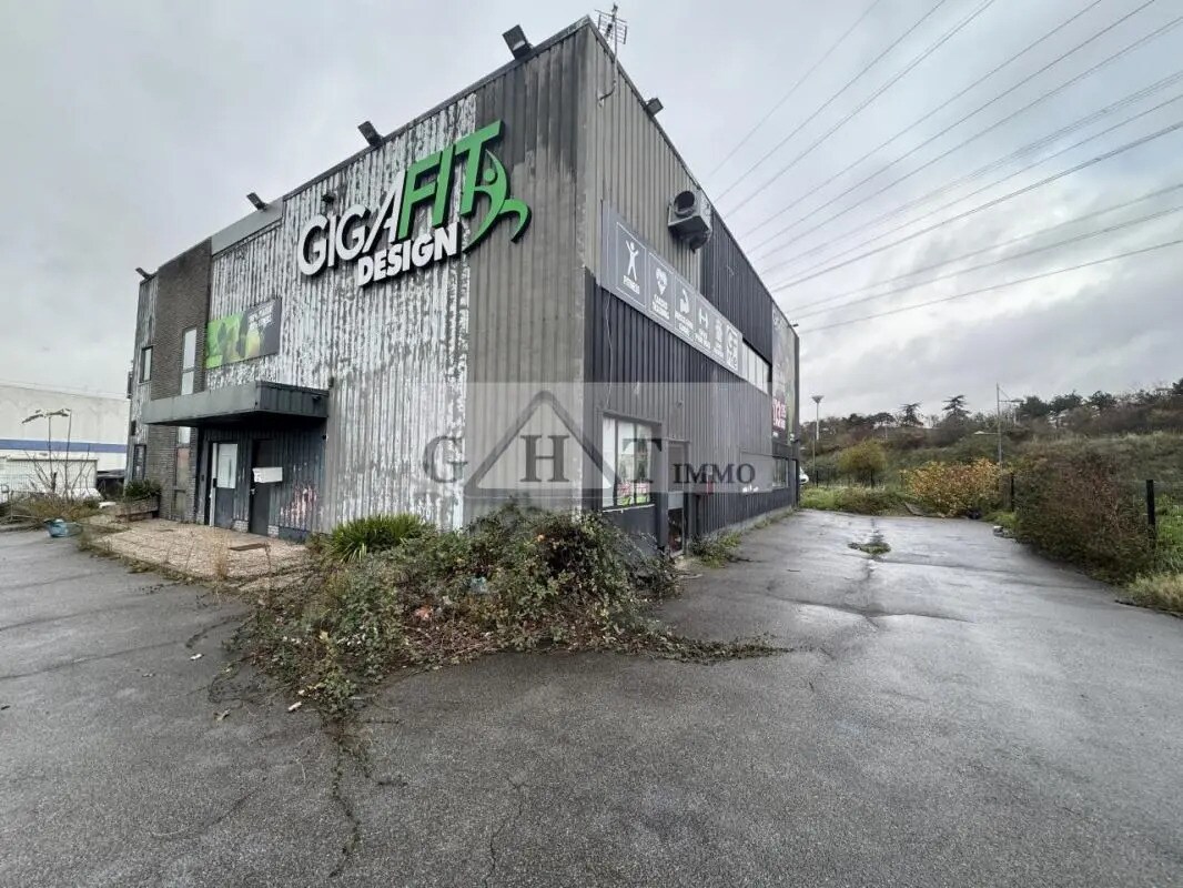Industrial in Créteil for sale Building Photo- Image 1 of 8