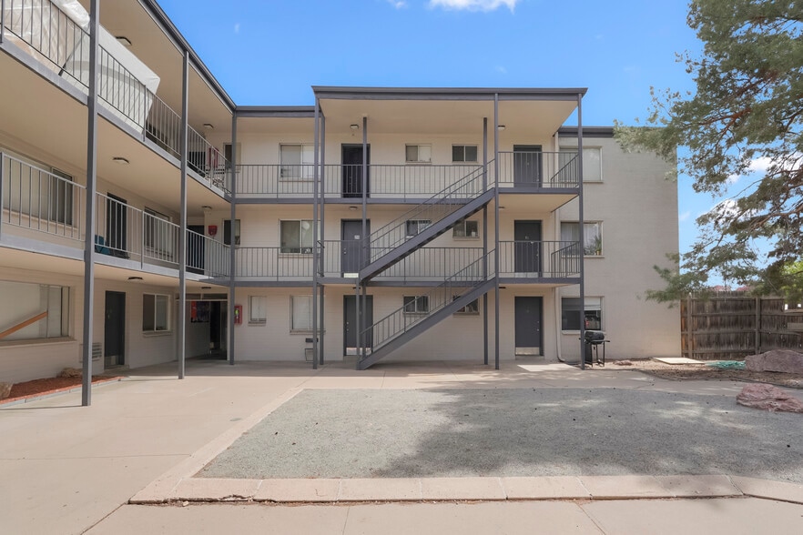 1351 Xenia St, Denver, CO à vendre - Photo du bâtiment - Image 3 de 24