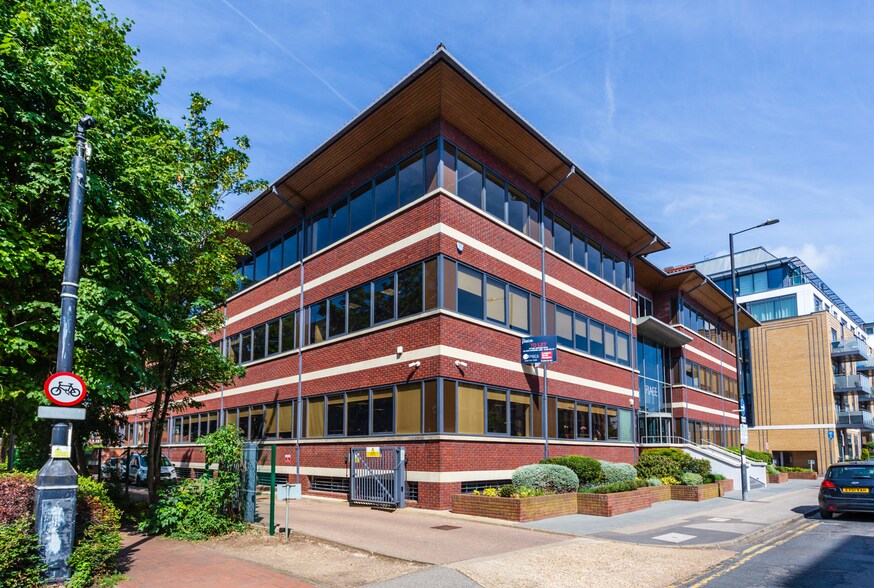 Bridge Ave, Maidenhead à louer - Photo du bâtiment - Image 1 de 2
