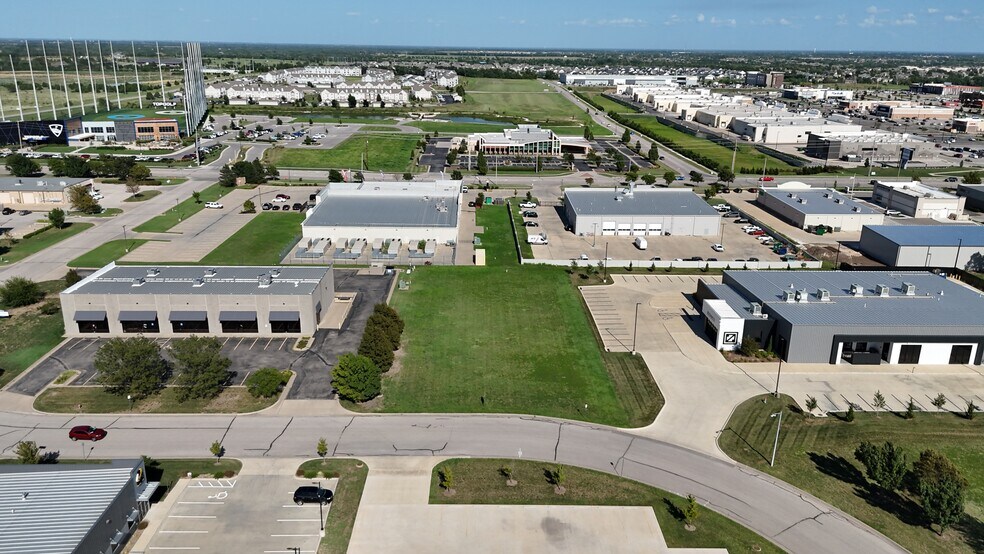 2800 N Regency Park, Wichita, KS à vendre - Photo du bâtiment - Image 2 de 6