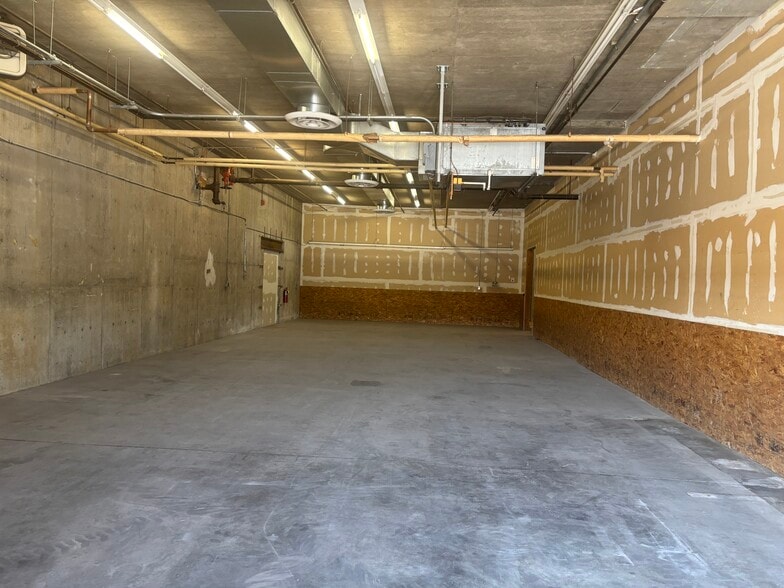 1500 Diamond Hill Rd, Woonsocket, RI for lease - Building Photo - Image 3 of 13