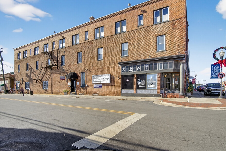 104-110 S Hill Ave, South Hill, VA à louer - Photo du bâtiment - Image 2 de 34