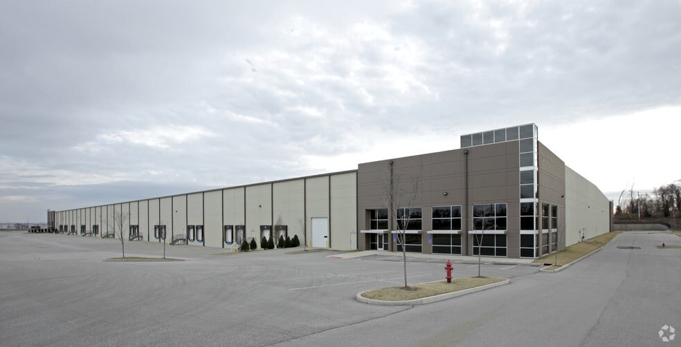 372-384 Hazelwood Logistics Ctr Dr, Hazelwood, MO for lease - Building Photo - Image 3 of 8