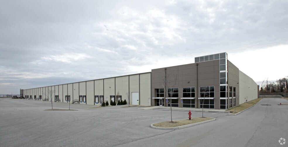 372-384 Hazelwood Logistics Ctr Dr, Hazelwood, MO à louer - Photo du bâtiment - Image 3 de 8