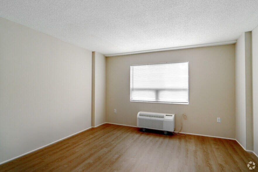 4700 Westgrove St, Raleigh, NC à vendre - Photo intérieure - Image 2 de 56