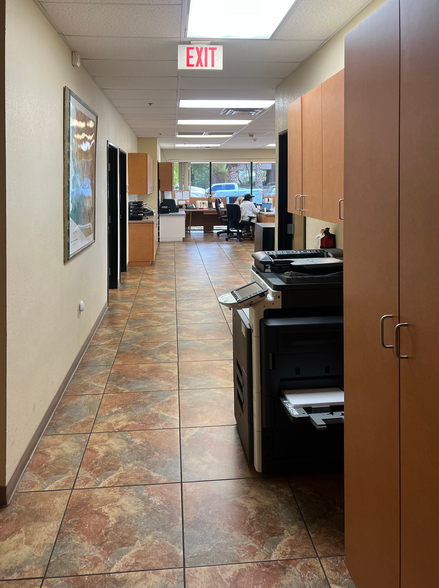 3838 E Grove St, Phoenix, AZ à louer - Photo du bâtiment - Image 2 de 6