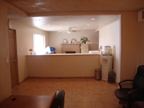 870 & 880 E.Chandler Bl & 887 E.Detroit portefeuille de 3 propriétés à vendre sur LoopNet.ca - Photo intérieure - Image 2 de 27