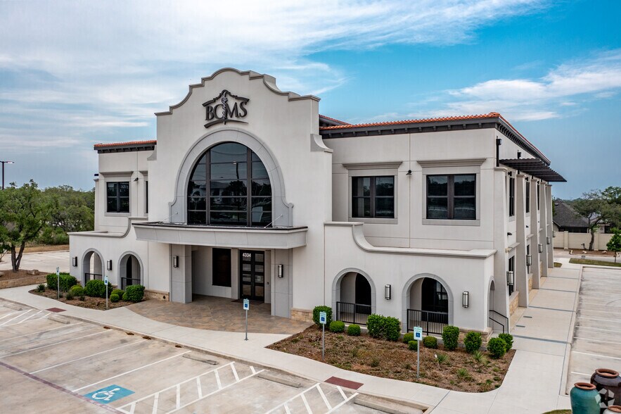 4334 N Loop 1604 W, San Antonio, TX for lease - Primary Photo - Image 1 of 12