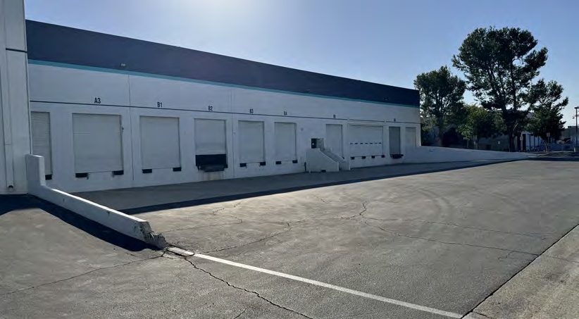1810 S Vineyard Ave, Ontario, CA à vendre - Photo du bâtiment - Image 3 de 7
