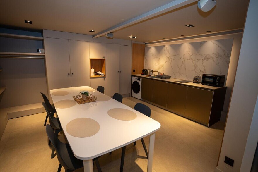 4 Rue Béranger, Lyon for sale - Interior Photo - Image 2 of 6