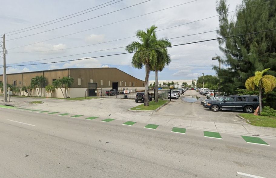 8505 NW 74th St, Miami, FL for lease - Building Photo - Image 3 of 3
