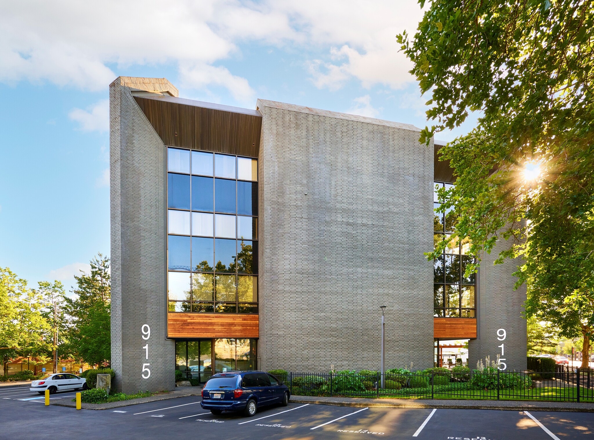 915 Broadway St, Vancouver, WA for lease Primary Photo- Image 1 of 7