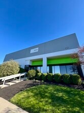 3820-3834 Zane Trace Dr, Columbus, OH à louer Photo intérieure- Image 2 de 4