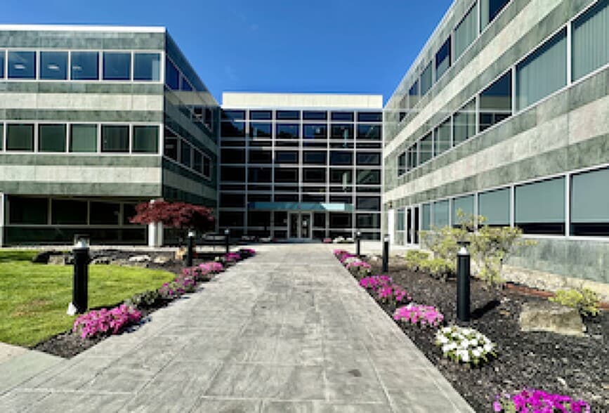 2740 State Route 10 W, Parsippany, NJ à louer - Photo du bâtiment - Image 1 de 16