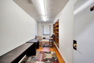 6358-6360 Van Nuys Blvd, Van Nuys, CA for lease Interior Photo- Image 2 of 4