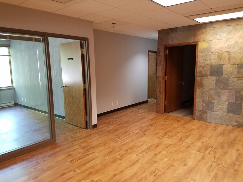 610 Riverfront Dr, Sheboygan, WI à vendre - Photo intérieure - Image 3 de 5