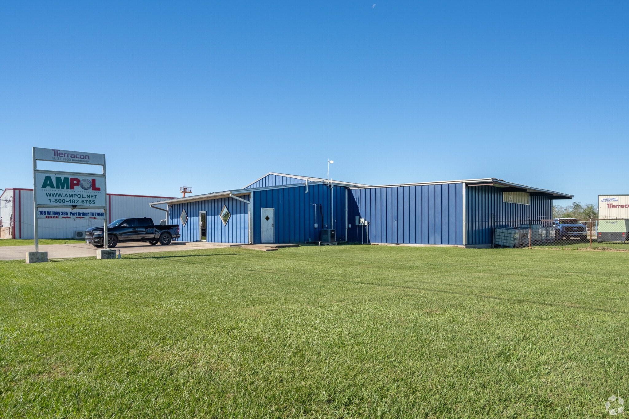 105 W 365 Hwy, Port Arthur, TX for lease Building Photo- Image 1 of 20