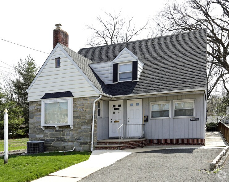 2263 Saint Georges Ave, Rahway, NJ à louer - Photo du bâtiment - Image 2 de 19
