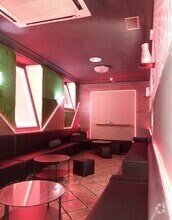 Retail in Madrid, Madrid for lease Interior Photo- Image 2 of 4