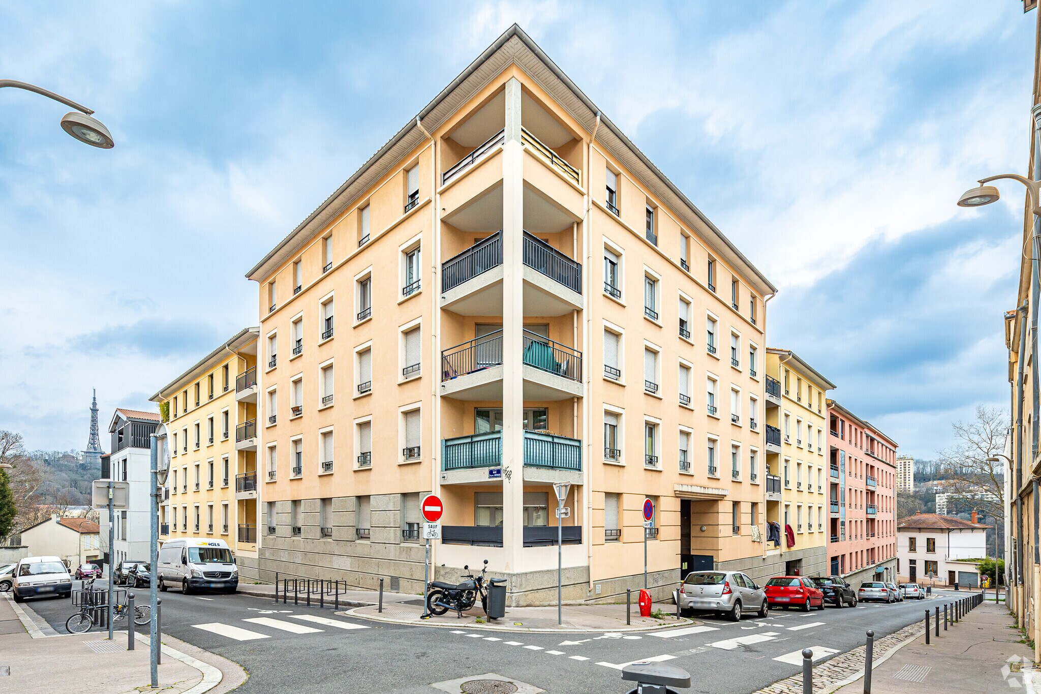 Office in Lyon for lease Primary Photo- Image 1 of 3