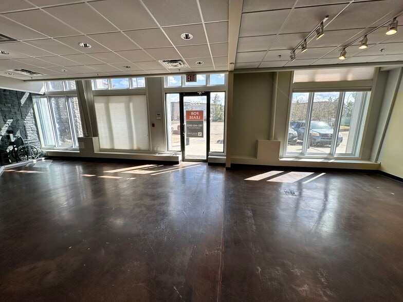 2328 Ellwood Dr SW, Edmonton, AB for lease - Building Photo - Image 3 of 7