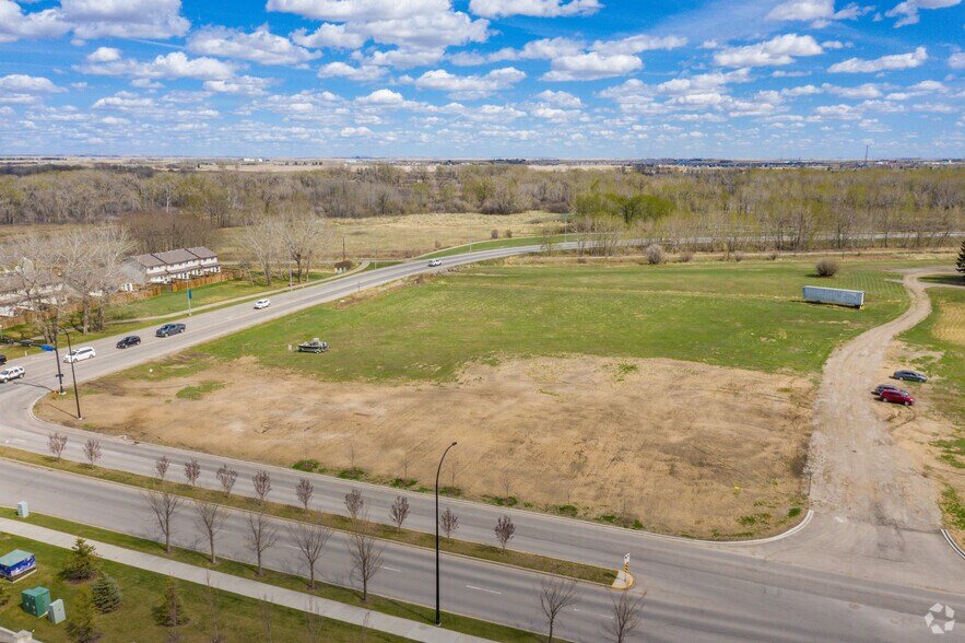 415 High Country Dr, High River, AB à vendre - Photo principale - Image 1 de 2