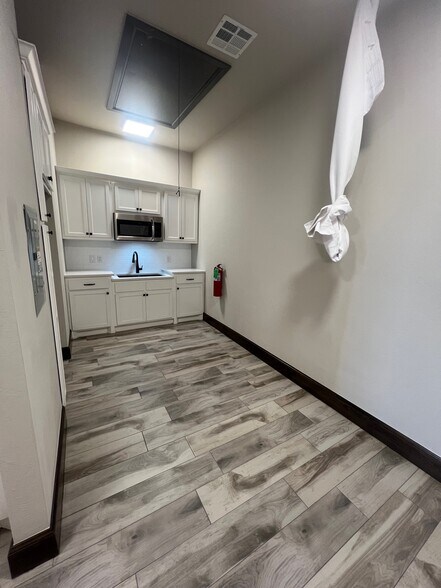 17935 N Pennsylvania Ave, Edmond, OK à louer - Photo du bâtiment - Image 3 de 26