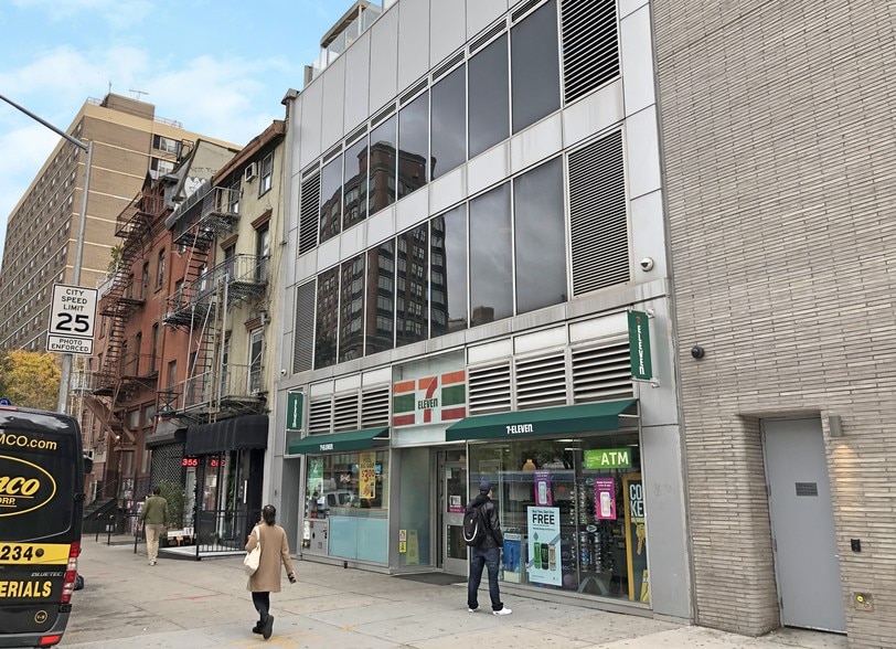 52 E 4th St, New York, NY for lease - Building Photo - Image 2 of 8