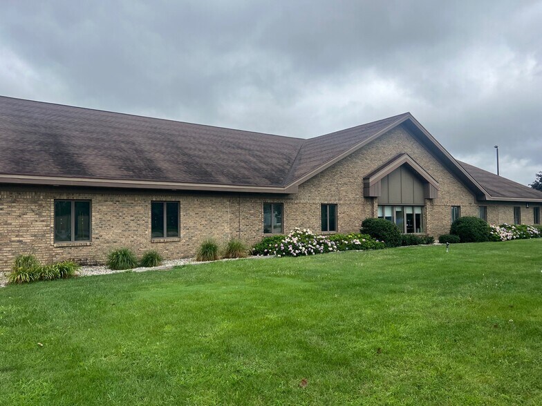 854 S Washington Ave, Holland, MI à louer - Photo du bâtiment - Image 2 de 3