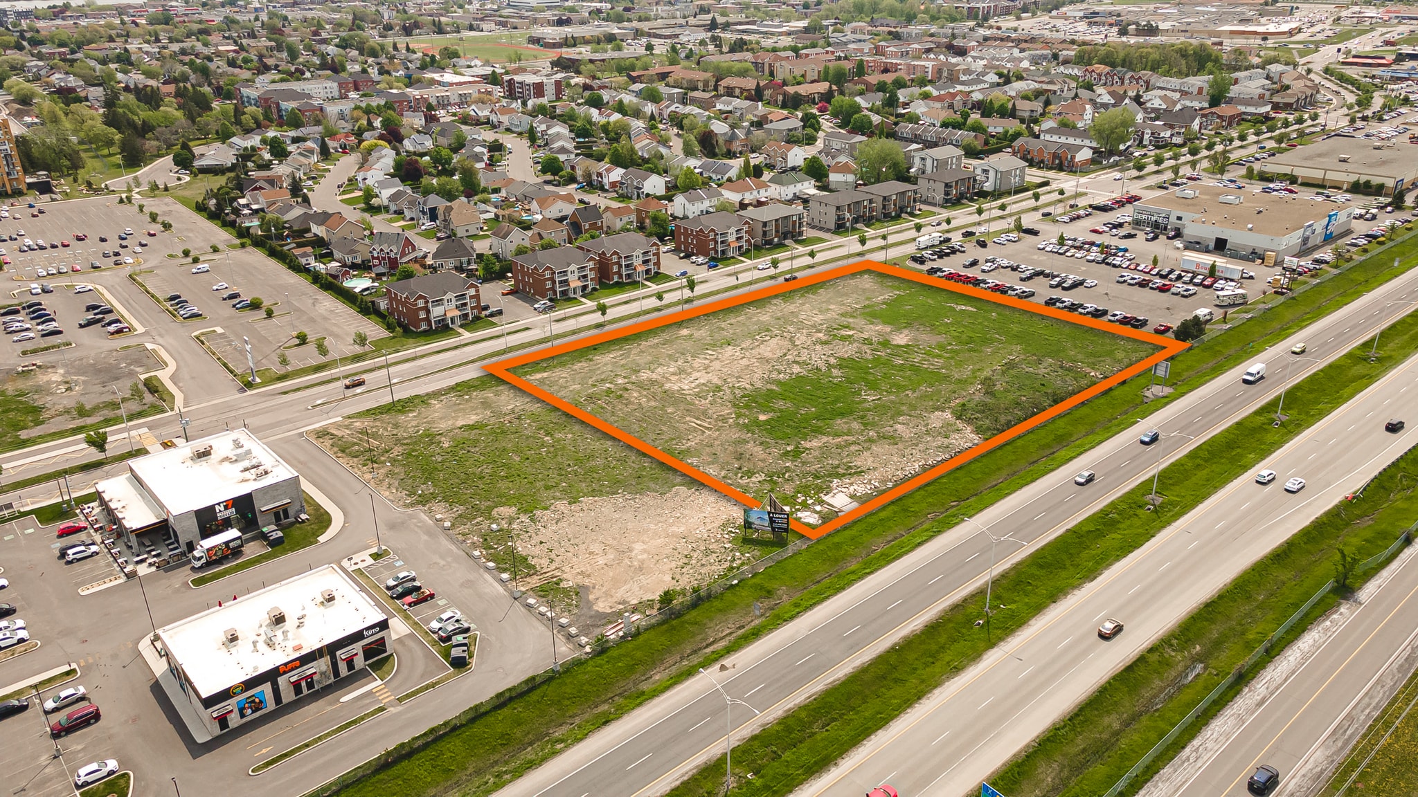 Rue Douglas, Saint-jean-sur-richelieu, QC for sale Building Photo- Image 1 of 1