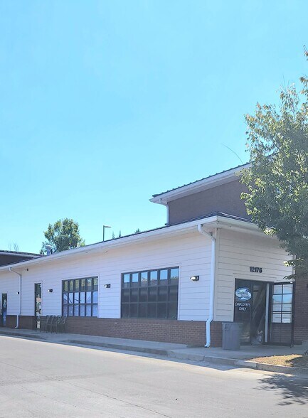 12176 Highway 92, Woodstock, GA à vendre - Photo du bâtiment - Image 3 de 11