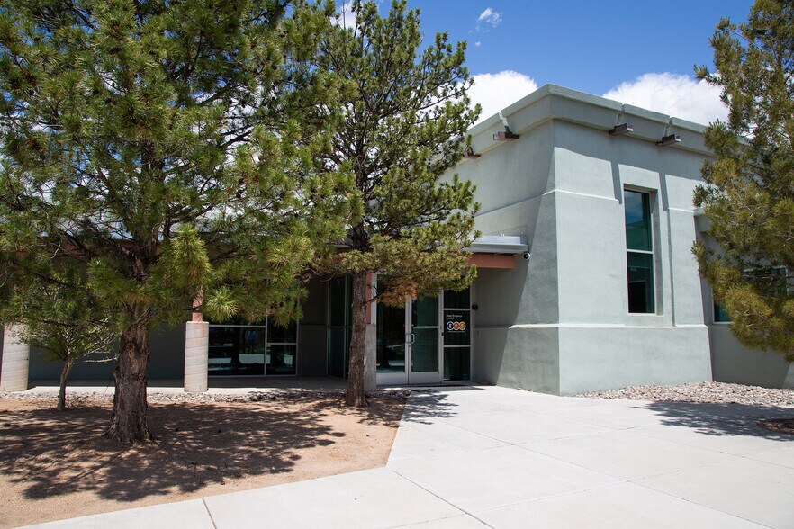 8814 Horizon Blvd NE, Albuquerque, NM à louer - Photo du bâtiment - Image 3 de 9