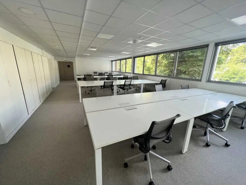 Bureau dans Noisy-le-Grand à louer - Photo intérieure - Image 3 de 11