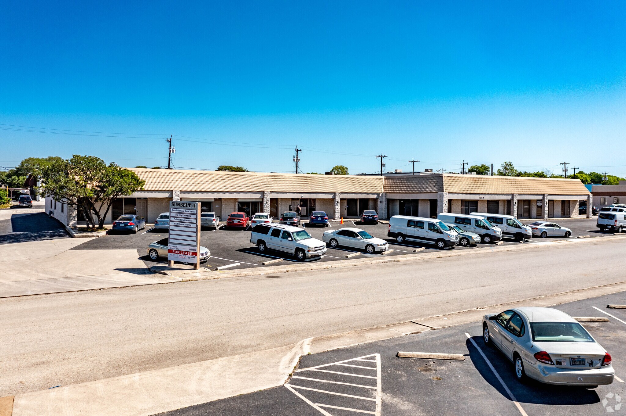 4239-4276 Centergate St, San Antonio, TX à louer Photo du bâtiment- Image 1 de 9