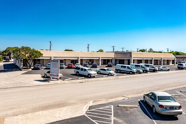 Plus de détails pour 4239-4276 Centergate St, San Antonio, TX - Local d'activités à louer