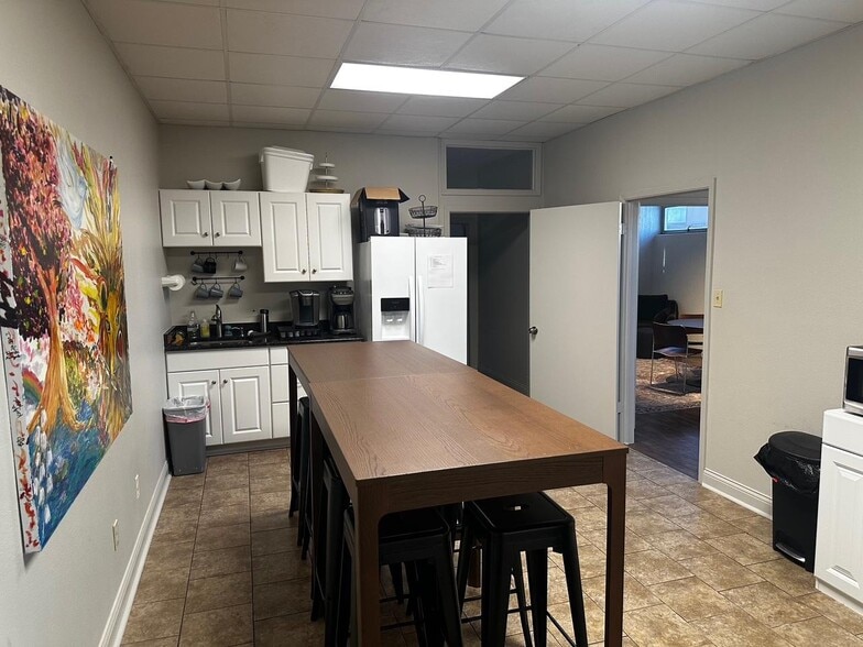 101 Uhland Rd, San Marcos, TX for lease - Building Photo - Image 3 of 8